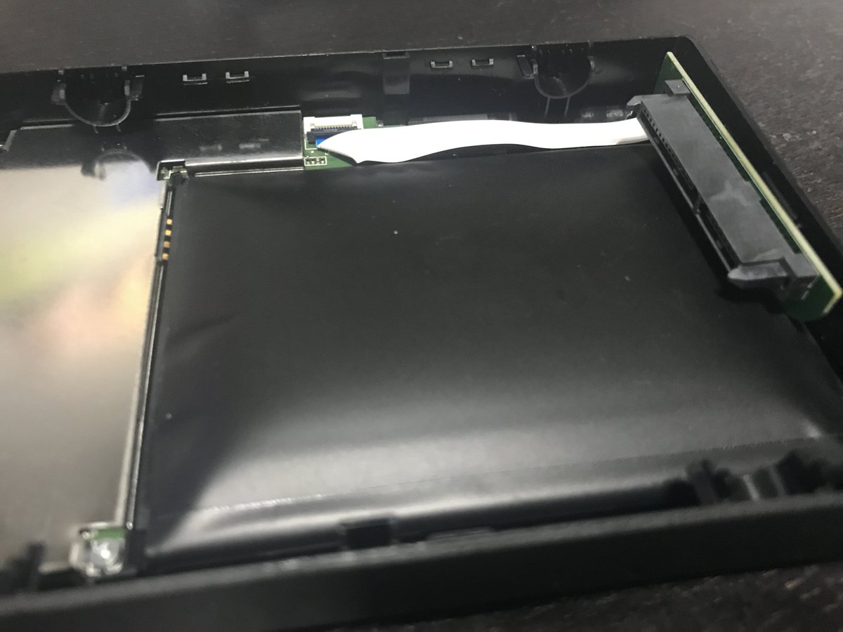 HackGFS's tweet image. Our WirelessPlus lab unit after prolonged connected charging has finally gave way. Hasn't seen that in any of our other test units.