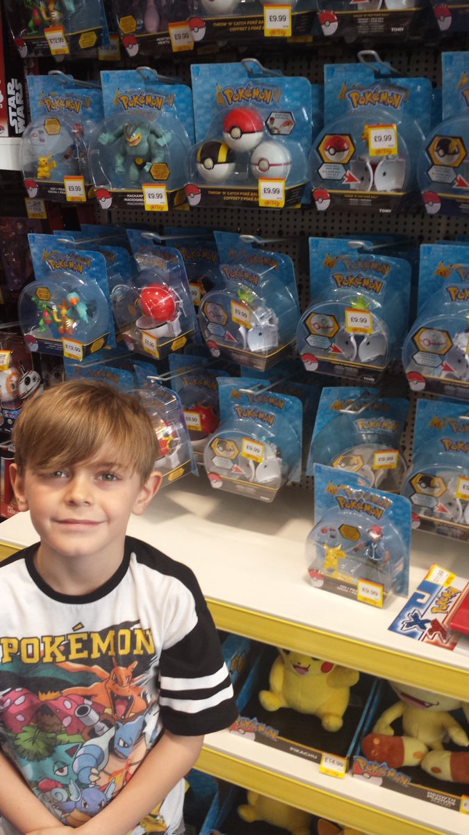 brodywills's tweet photo. Toy shopping with this one #8tomorrow @floppycanine https://t.co/8WnMGaLH33