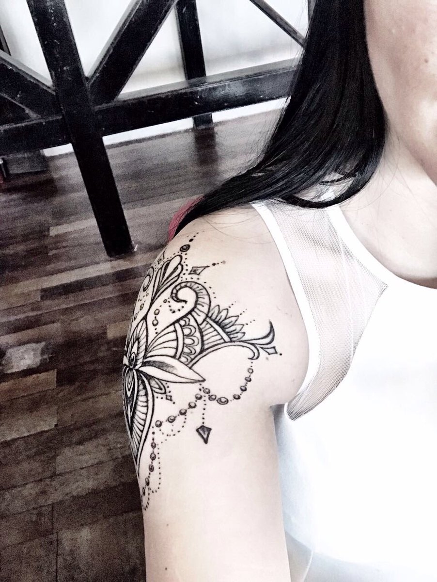 Redcattattoo's tweet photo. #lotus #mandala #halfmandala #tattoo #tattooing #tattoos #tattoolife #dovme #dövme collector @caglagolge https://t.co/fqjJbgvo2A