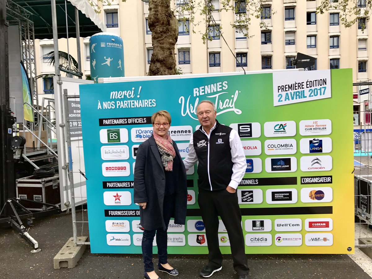 L'Hôtel de Ville, point d'étape de #RennesUrbanTrail ! Ravie d'accueillir cet événement sportif et populaire partagé par 3 400 runners #Go