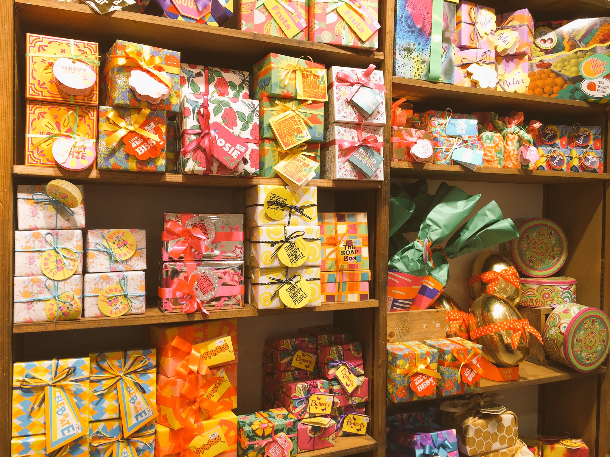 名古屋parco 名古屋パルコ Sur Twitter 西館b1f Lush ラッシュ Lushのバスボムで気分をあげませんか ギフトにもぴったりなラッピングも豊富にありますよー Lush