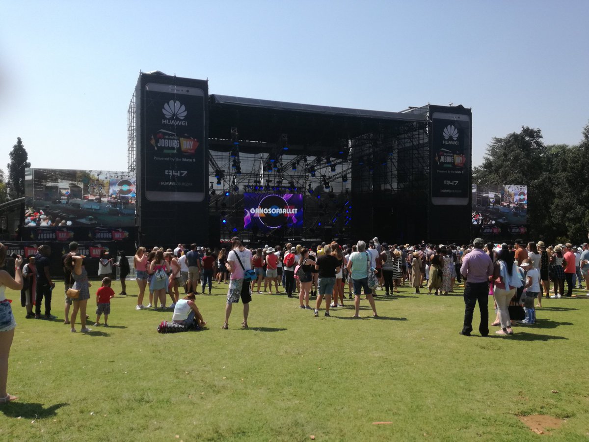 LDM_theOriginal's tweet photo. #huaweijoburgday Gangs of ballet rocking out @947 and the days just gets better https://t.co/L0dCPMNFrx