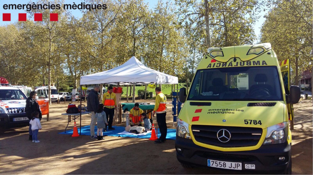 semgencat's tweet photo. #AvuiParticipem a la 1a Fira d'Emergències, al #Pladel'Estany, amb exposicions de vehicles, demostracions i activitats pels més petits https://t.co/A1Dvg4FGDF