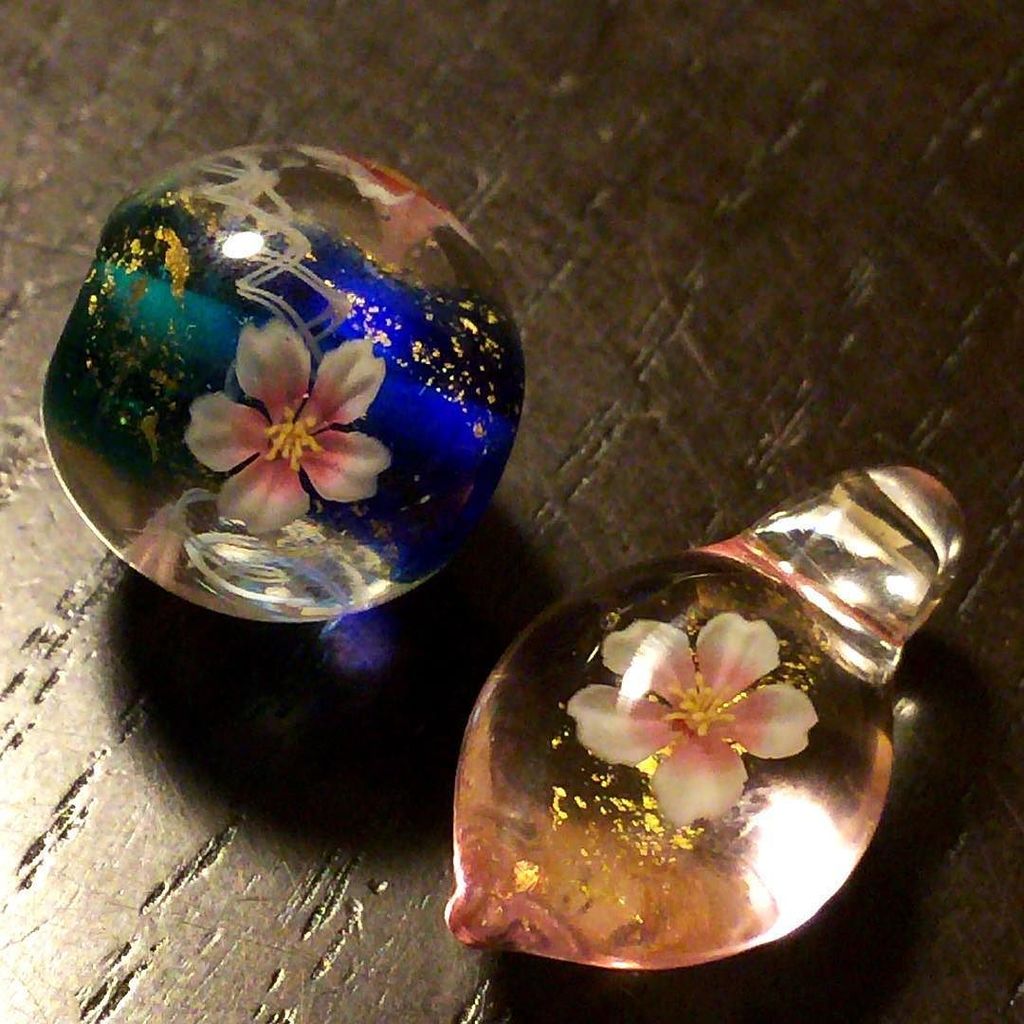 桜千 花ビラ作り方変えました 前より綺麗になって成功率も上がります Glassart 水中花 桜 デザフェス 花見 ガラス細工 とんぼ玉 T Co Tn7kxualy3