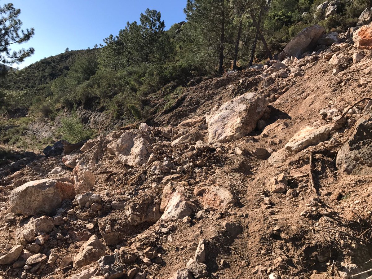 avamet's tweet photo. Solsida a la Serra del Collao (entre #Montitxelvo i l'#Orxa), conseqüència directa dels successius temporals de pluja. Autor: @meteomonti https://t.co/ty6mlmV3Nv