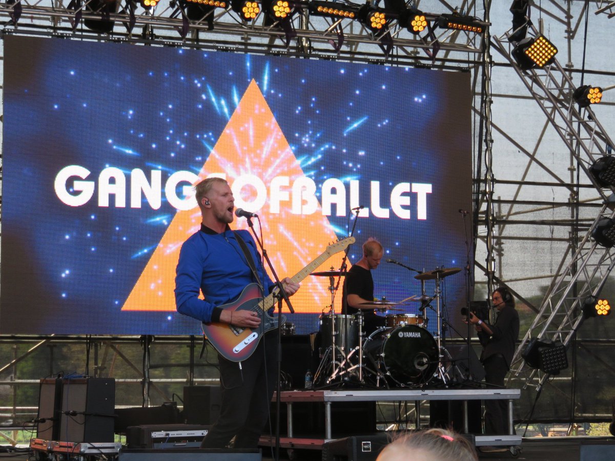 TimPerks85's tweet image. #huaweijoburgday @GangsOfBallet rocking out in 30 degree heat