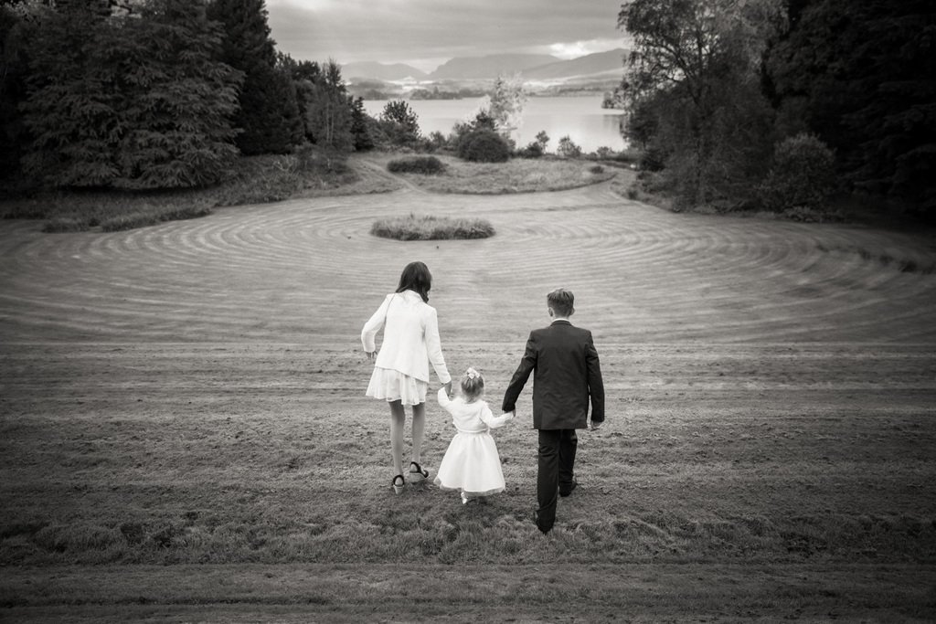 ashleycoombes's tweet photo. Ardanaiseig and Lochawe. #ardanaiseig #argyllwedding #kids #documentaryweddingphotogrpahy https://t.co/yOQY8envRt https://t.co/gT1e3du0Sk
