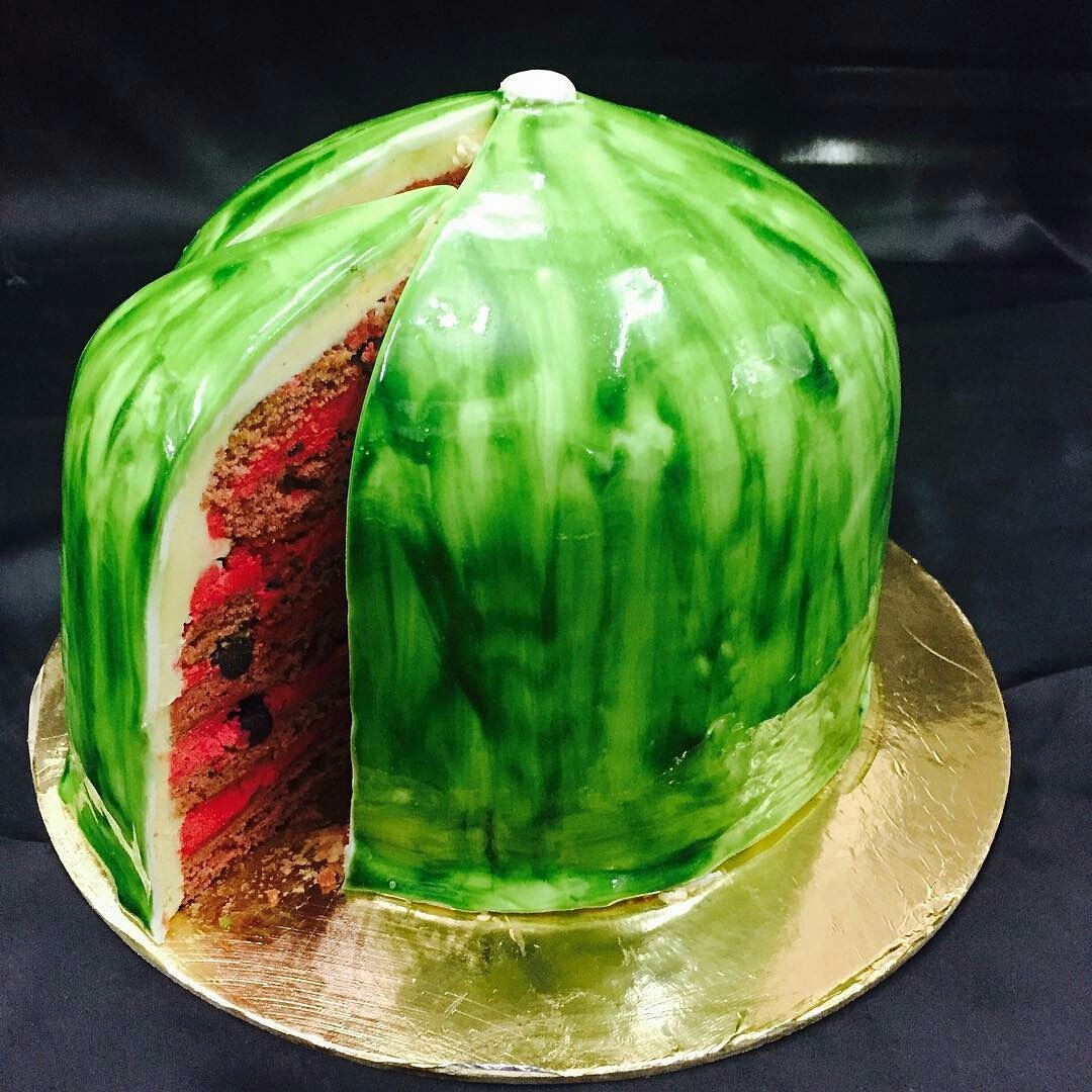 df_dezertfox's tweet photo. What's better than a chilled watermelon cake to beat the summer heat?  
https://t.co/9QXcEr9Qhr

#watermelon #cake #aprilfools #summer #love https://t.co/dh12GRJsr4