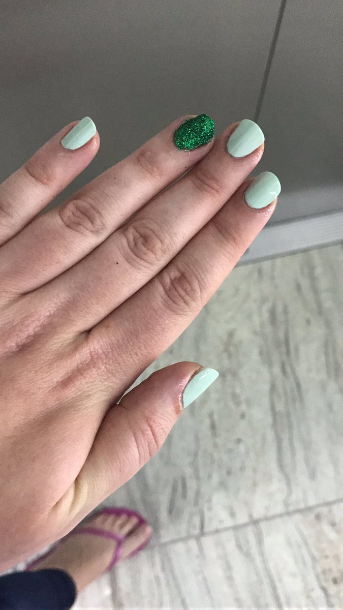 _kickingon's tweet photo. Was overwhelmed: 100s of nail techs have given up their Sunday for @NailingMHealth support if you can #MentalHealthAwareness #events #london https://t.co/CwkrGU1Nff