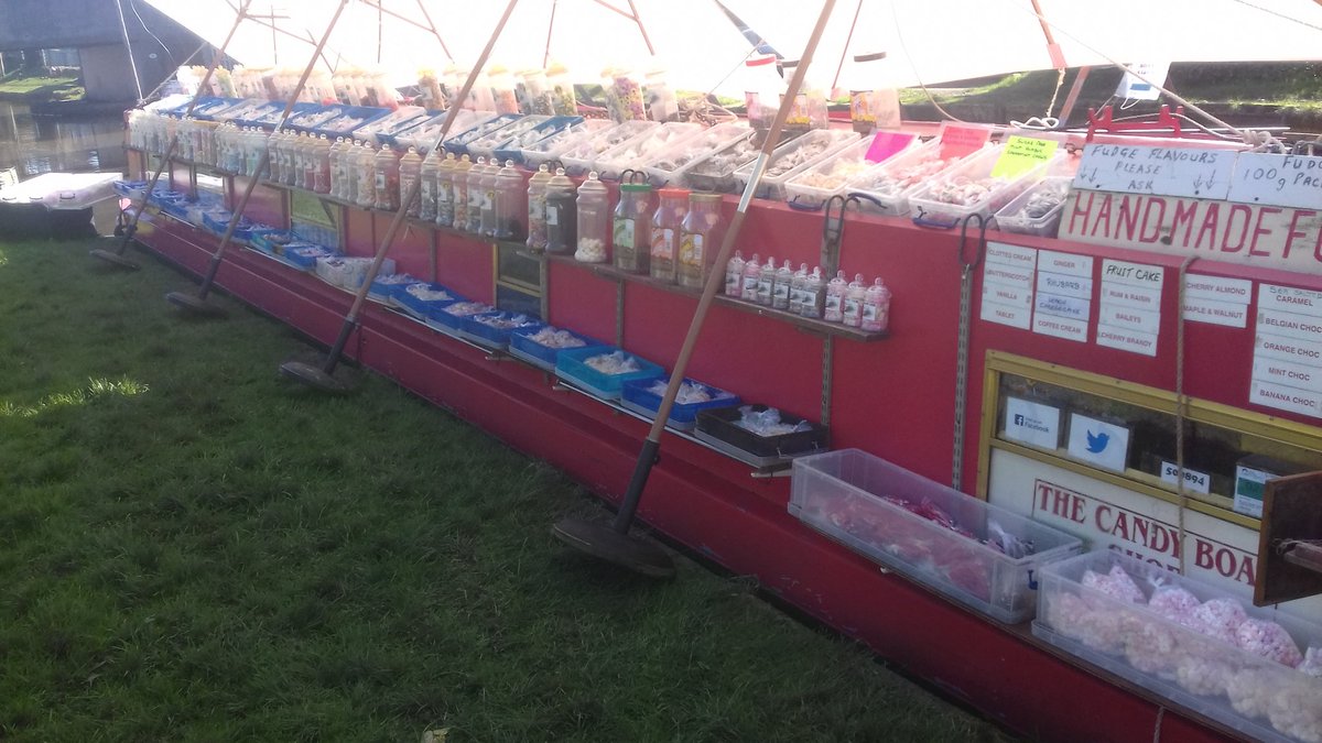 candy_boat's tweet photo. Candy boat open today at crooke hall inn wigan till 4 https://t.co/v2rcTH0lHG