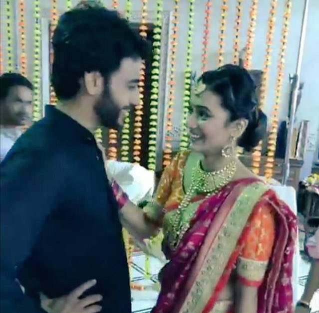 holyshivik's tweet photo. they deserve endless happiness #JNDSD #Shivik https://t.co/69BK7VfiTI
