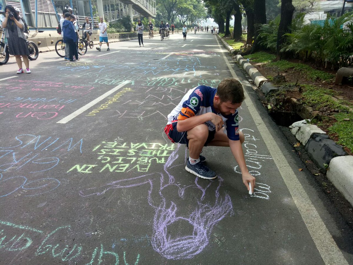 LenteraID's tweet photo. Catcalling adalah salah satu bentuk pelecehan seksual di jalan. #EndSHWeek #janganmacammacam #MulaiBicara https://t.co/K1sJrAlYf4