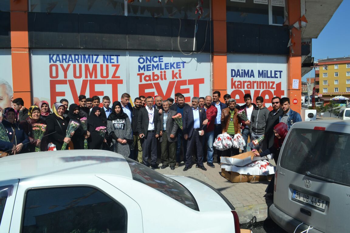 Mustafa95703373's tweet photo. Altınsehir mahallesinde tüm seçmenleri ziyaret ediyoruz. @AyhanOzgurel 

#Başakşehirseçmentaraması https://t.co/sGdAQbEdVi