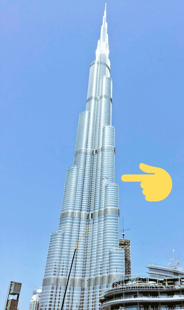 WriteOnJafrz's tweet photo. Look at those hardworker. they are doing best cause they love their job without any excuse #WindowsCleaner #BurjKhalifa #WorkHard #MyDubai https://t.co/pY1kmuNShS