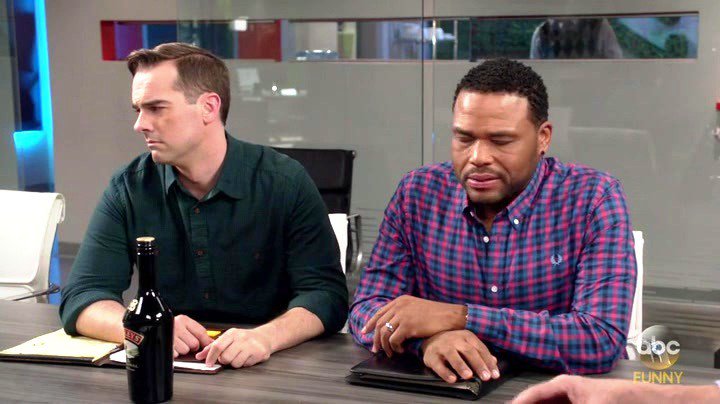 googletvxyz's tweet image. New Promo : Black-ish Season 3 Episode 20 “What Lies Beneath” googletv.xyz/black-ish-seas…