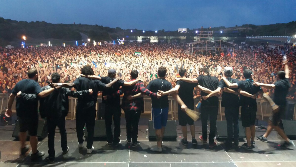laraizband's tweet photo. Gracias @primatrompefest. Gracias Andalucía. Fue un anochecer de lujo y un placer rodeados de la mejor gente. Nos volveremos a ver! https://t.co/5WlN1Pph5e