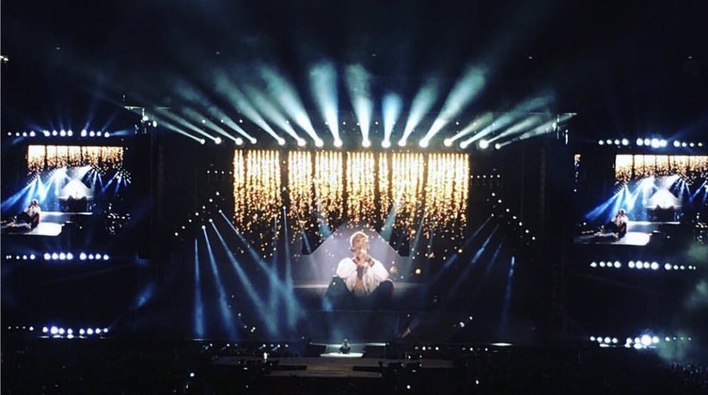 childrwsz's tweet photo. purpose world tour is art 🔐💖 https://t.co/SoRyAvJG97