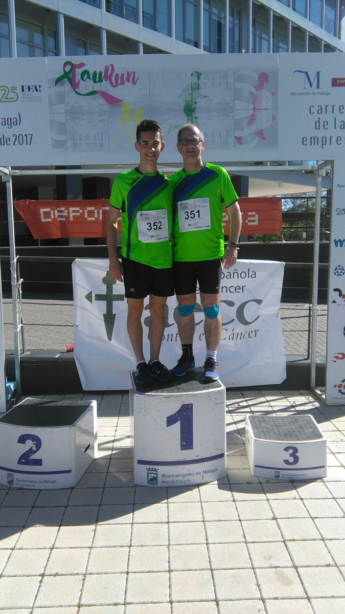 COLEGIOTSMALAGA's tweet photo. Esta mañana colaboramos con la @AECCMALAGA en la carrera #TAURUN @ruthparticipa @cgtrabajosocial @rafaarre @EAPNandalucia @ArrabalAID https://t.co/rcXGxi0yfJ