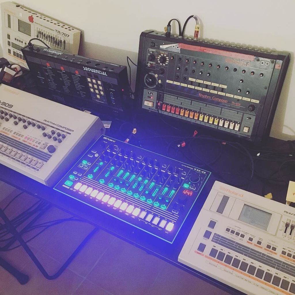 maxcarrabin's tweet photo. Too many drum machines ? @roland_us #tr707 #tr707 #tr808 #tr909 #tr8 #housemisic #techno https://t.co/8x8iN0mDTc