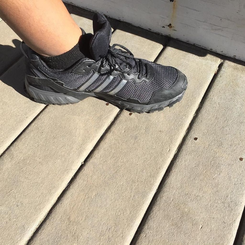 ParanormalHooD's tweet photo. Suns out shorts and of course #Adidas #3ForTheStripes #Bahstan /// https://t.co/rFj7FVMDYB https://t.co/TXUMXyzzfQ