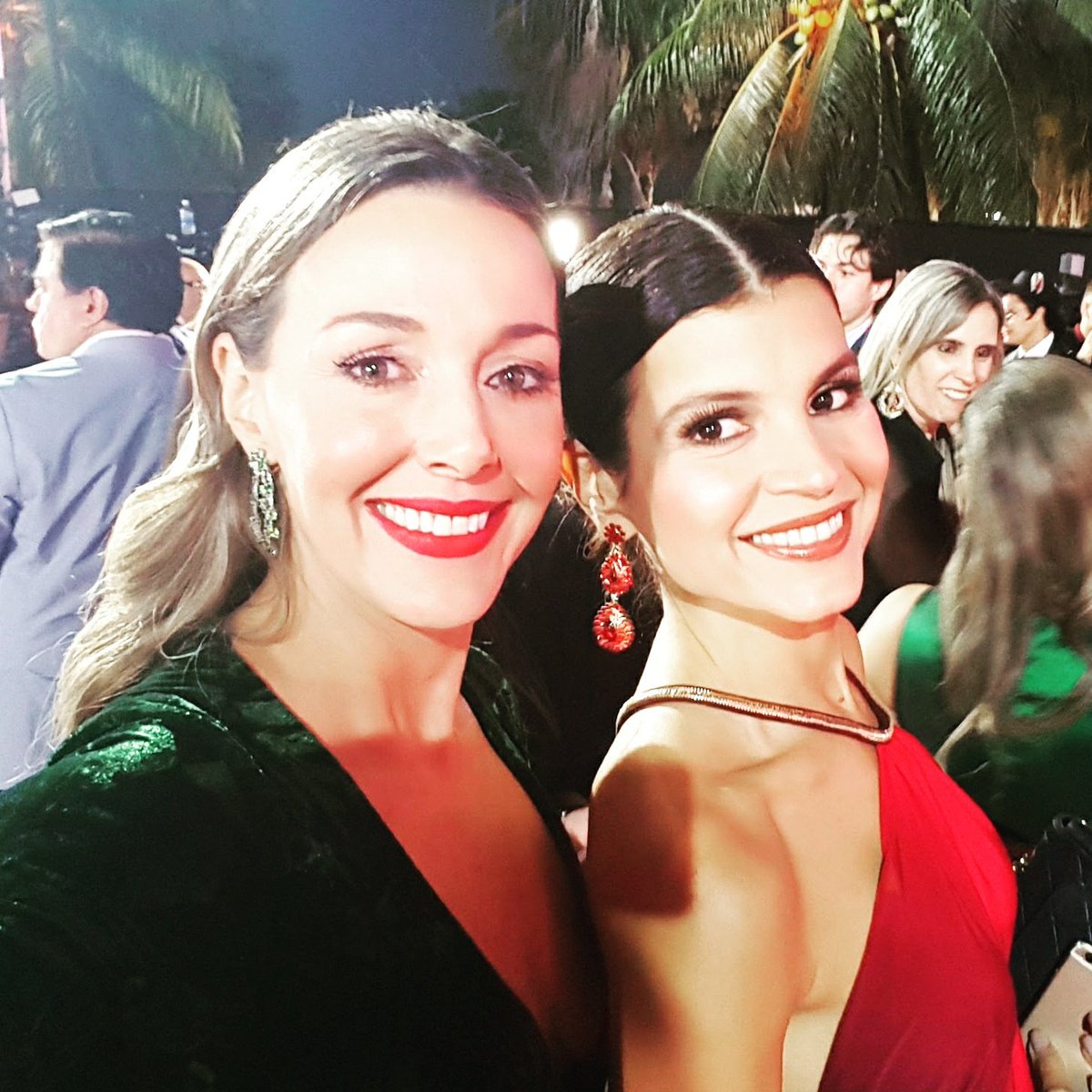 ClaudiaElenaV's tweet photo. @talarestrepol feliz cumpleaños, tantos años y momentos compartidos y los que nos faltan!!! Te quiero mil abrazos!!! https://t.co/OVe3d3RiCP
