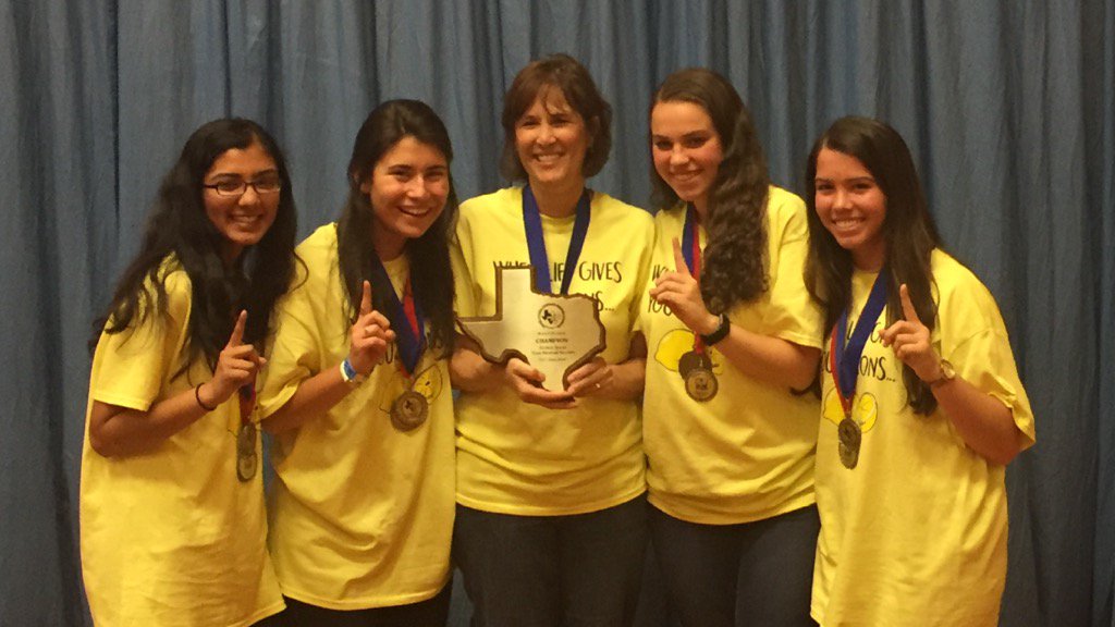 shannon_lichty's tweet photo. FPS State Champions!! I am so proud of these girls! On to internationals!!! https://t.co/d1BEbHIgx0