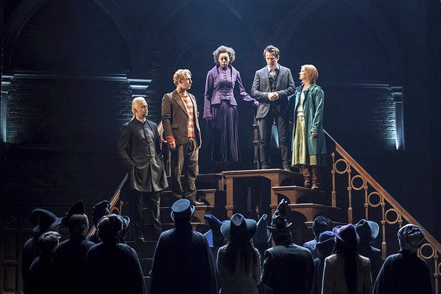 london_theatre's tweet image. Harry Potter And The Cursed Child has won a record-breaking 9 @OlivierAwards with Mastercard at tonight's ceremony: bit.ly/2nYrruV