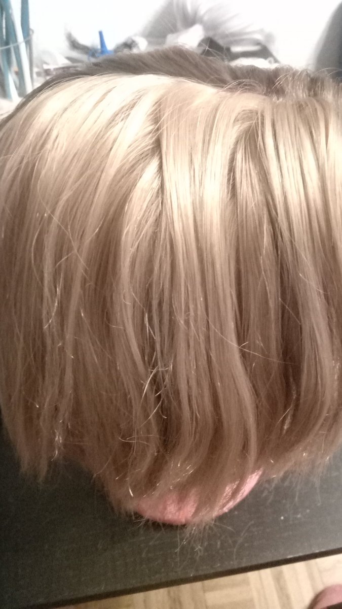 CaptainTuchy's tweet photo. Diferencia entre raíces oscurecidas y pelo base #wigcomission https://t.co/LdhThpjnPe