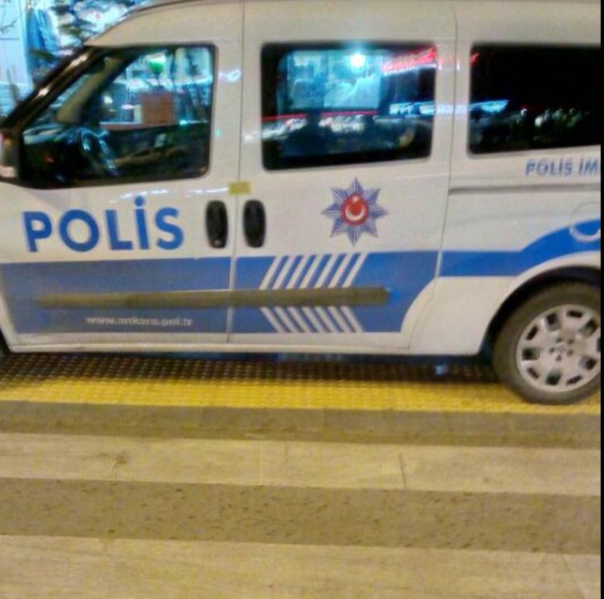 Engelli yoluna park eden amcalarda stickerlarımızdan nasibini almış 👏👏😁