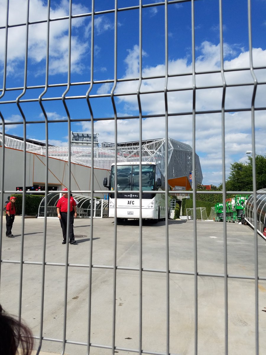 deannimals's tweet photo. Waiting to throw eggs at Jill when she gets on this bus....#uswnt #freeOhai https://t.co/KyHy9coBnj