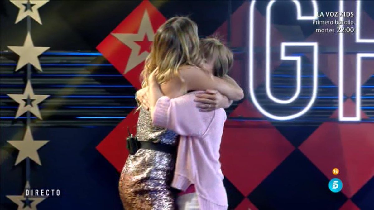 GHmomentazos's tweet photo. ¡SORPRESA! Haz RT si tú también te has emocionado con el reencuentro de Alyson y su madre #Final1GHVIP5 > https://t.co/XxKwmK9XcI https://t.co/zNl1HnW4Zd