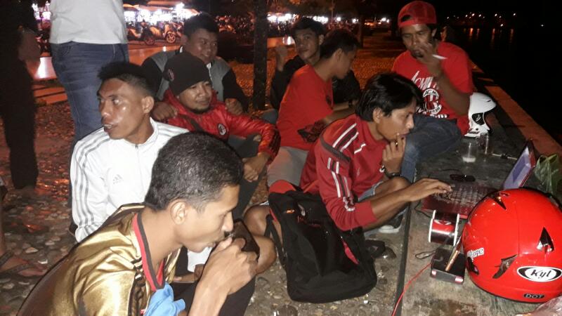 MI_BasisButon's tweet photo. NOBAR MILAN vz palermo
zederhana yg penting keberzamaanx
CC @MilanistiOrId @MIsezKendari @rossonerifreak @UlgadButon @ozzonradio1053 https://t.co/vXjm5Dk19j