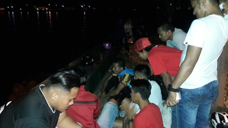 MI_BasisButon's tweet photo. NOBAR MILAN vz palermo
zederhana yg penting keberzamaanx
CC @MilanistiOrId @MIsezKendari @rossonerifreak @UlgadButon @ozzonradio1053 https://t.co/vXjm5Dk19j