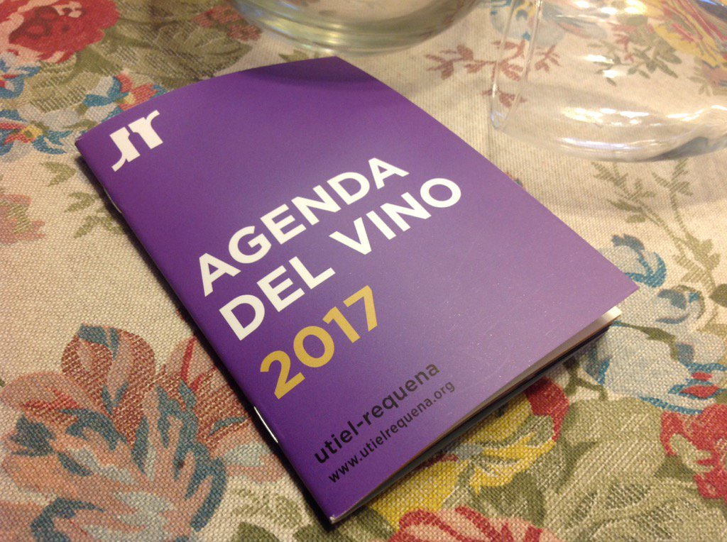 Imprescindible. Ya es hora de enterarse de qué va esto del vino. Con <a href="/DOUtielRequena/">Utiel Requena Wines</a>