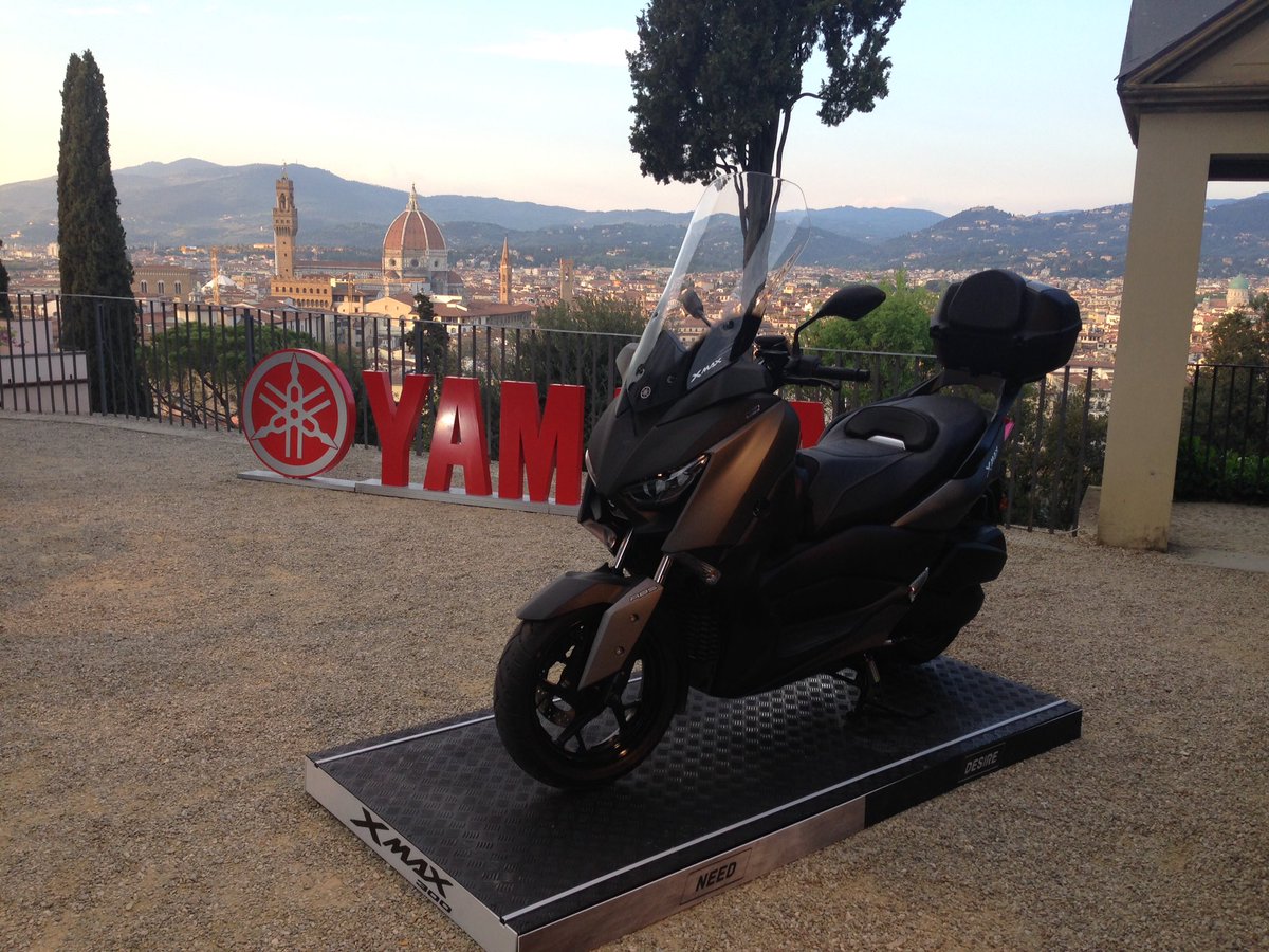mar_aveces's tweet photo. Espectacular entorno para la presentación del Yamaha XMax 300 @yamahamotoreu  @soymotero https://t.co/129ziR7bTi