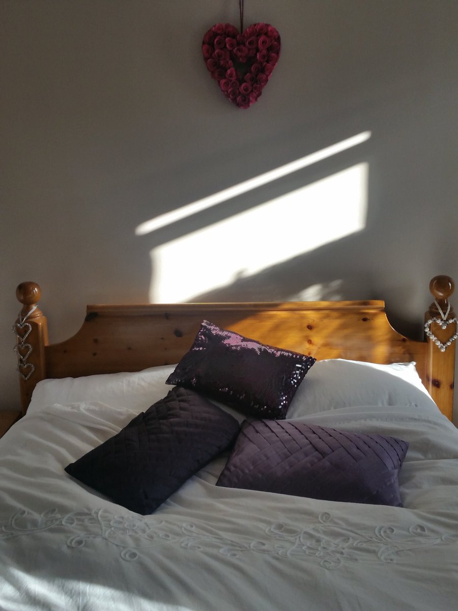 LpPeer's tweet image. #cleanbedsheets #smellavision #blissfulnightssleep #washingdryingoutside