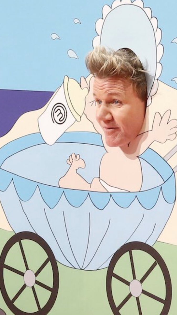 ITSRAAAAAWWW's tweet photo. When your mum tells you to stop acting like a 50 year old baby https://t.co/Q2bLgY1wyK