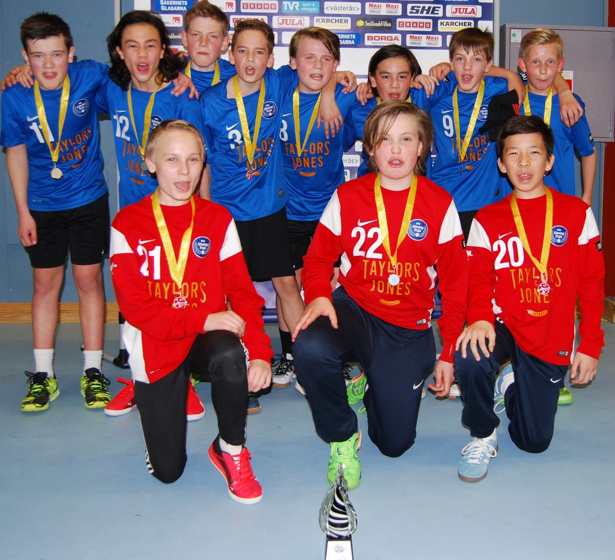 Vi gratulerar <a href="/silwingtroja/">HK Silwing/Troja</a> P04 som vinner Irsta Blixten 2017. Besegrar <a href="/IFKSkovdeHK/">IFK Skövde Handboll</a> 2 med 24-16. irstablixten.cups.nu/2017/hk-silwin… #irstablixten