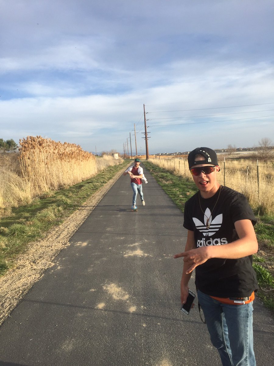 always_nemo's tweet photo. Happy Birthday bro!!! I love you! I'm so glad you came around lately. ❤️@huntpob22 https://t.co/4wIqOoVDRc