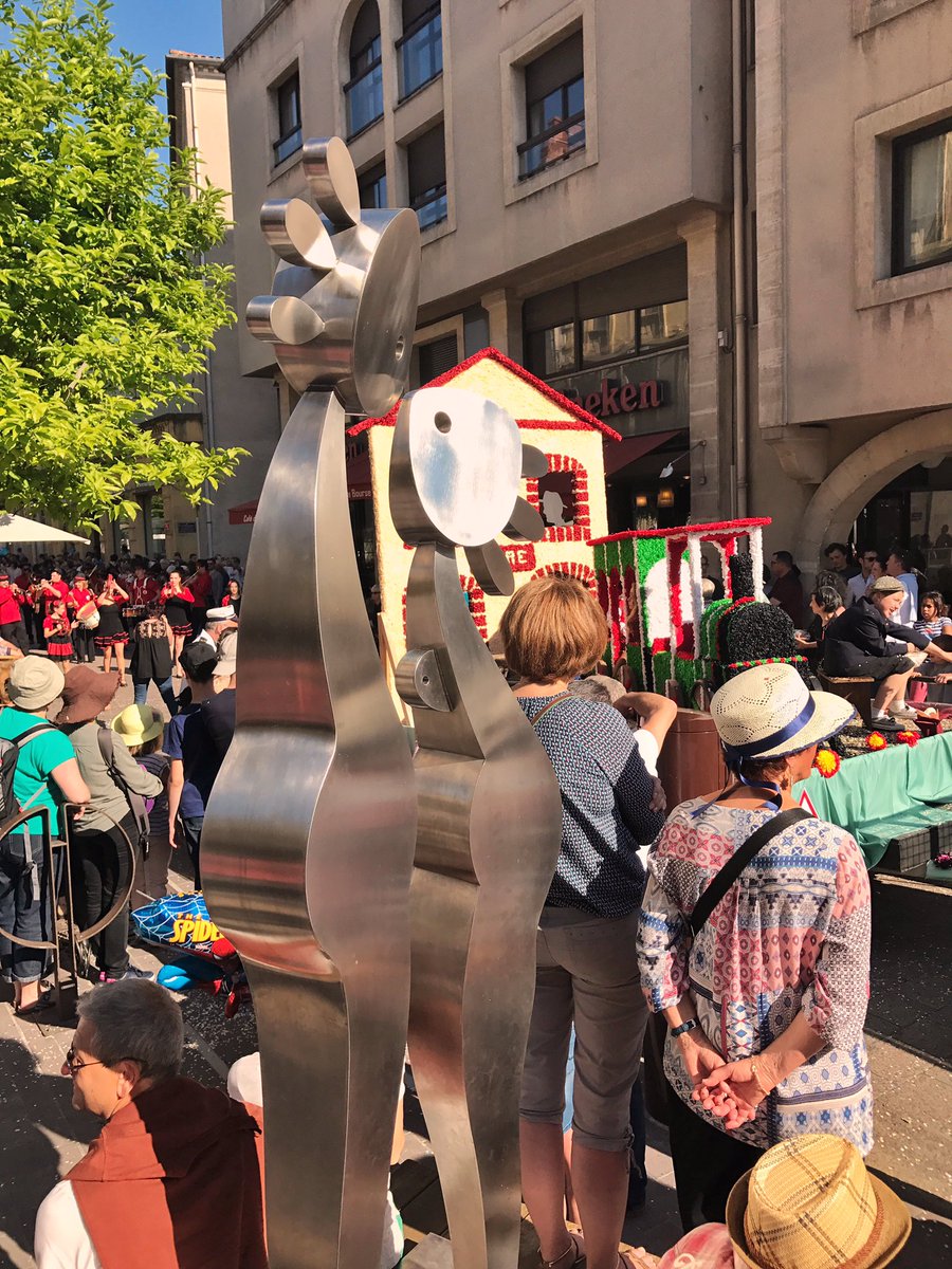 #Agen | Aujourd'hui, c'était carnaval sur Agen avec un soleil magnifique et une superbe ambiance 🎉