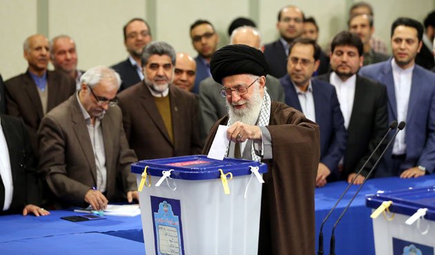 Reformistler tekrar Ruhani’yi destekleyeceği açıkladı. Muhafazakârlar, Ahmedinejad’ın Hamenei’den veto edilmesiyle önemli seçeneğini yitirdi