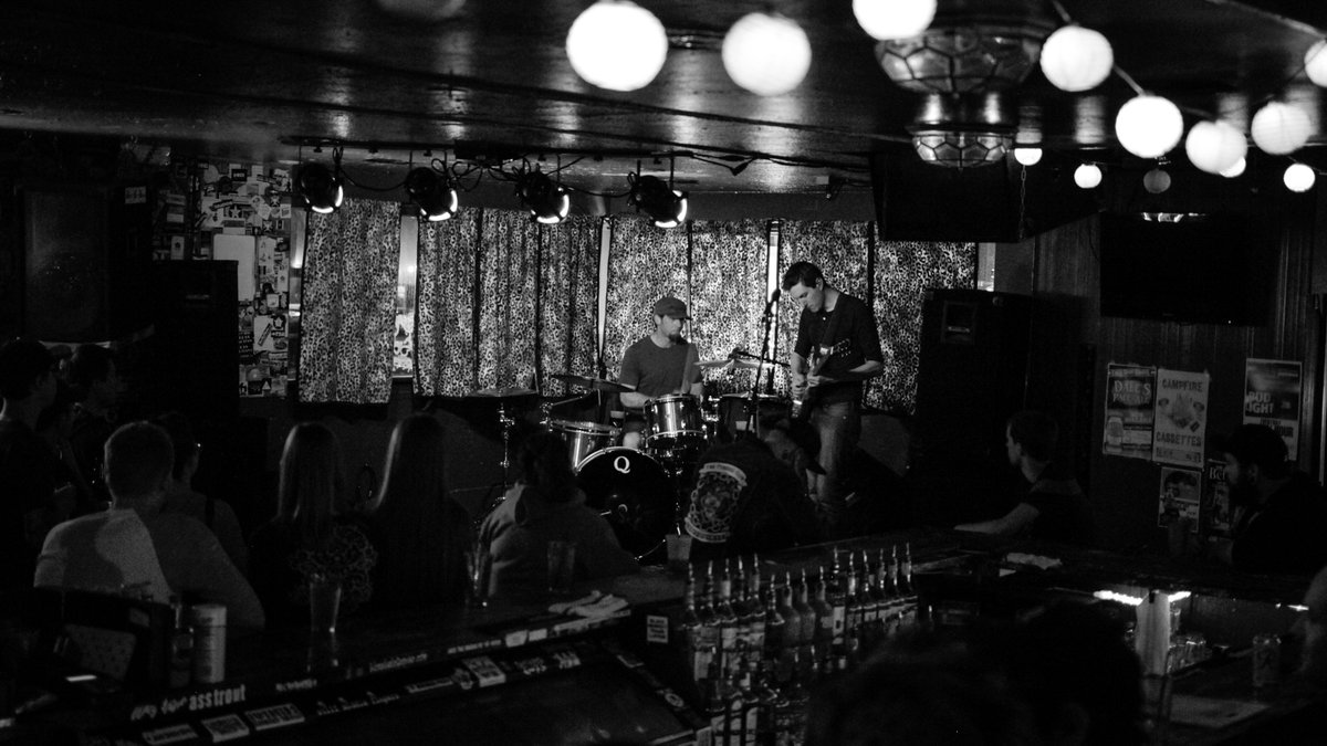 adbreed's tweet photo. Headed back home today! Thanks to everybody that made this weekend rad! A pic of #UnderSanction from #Lionslair last night! #HAGTATT #DQYDJ https://t.co/rMBz4tgxtS