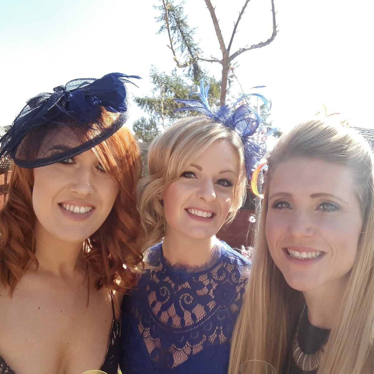 ElaineRauer's tweet photo. Top day at the #grandnational2017 yesterday!! https://t.co/4qTpYqM240
