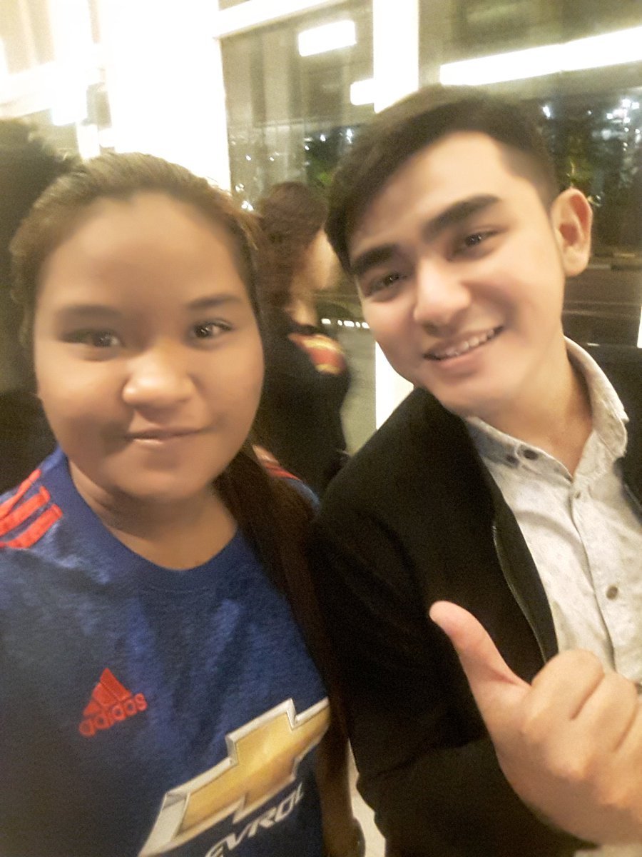 _abcdefah's tweet photo. After so long, really really long since last i met this brother of mine !!! Rindu please 🙉🙊🙈😌😌😌 Sorry @Hydiridris quite busy 😊😊😊 https://t.co/HDPLjee84Z
