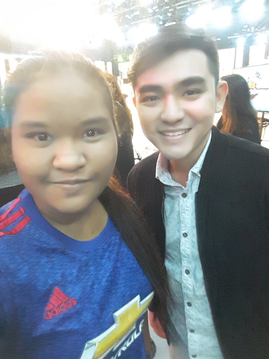 _abcdefah's tweet photo. After so long, really really long since last i met this brother of mine !!! Rindu please 🙉🙊🙈😌😌😌 Sorry @Hydiridris quite busy 😊😊😊 https://t.co/HDPLjee84Z