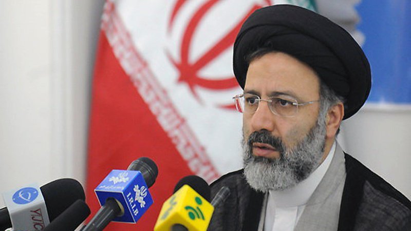 Ahmedinejad'ın veto edilmesiyle Ayetullah Seyyid İbrahim Reisi, muhafazakar koalisyonun adayı olarak ön plana çıkmaktadır.