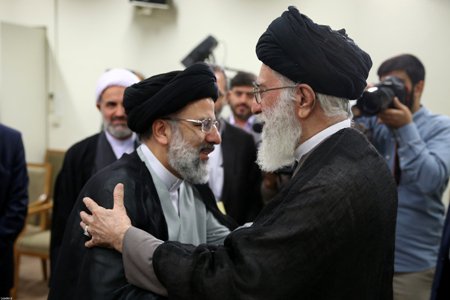 Ayetullah Seyyid İbrahim Reisi adaylığının temel sebebi,  Hamenei sonrası devrim rehberliği için ismi geçen önemli adaylar arasındadır.