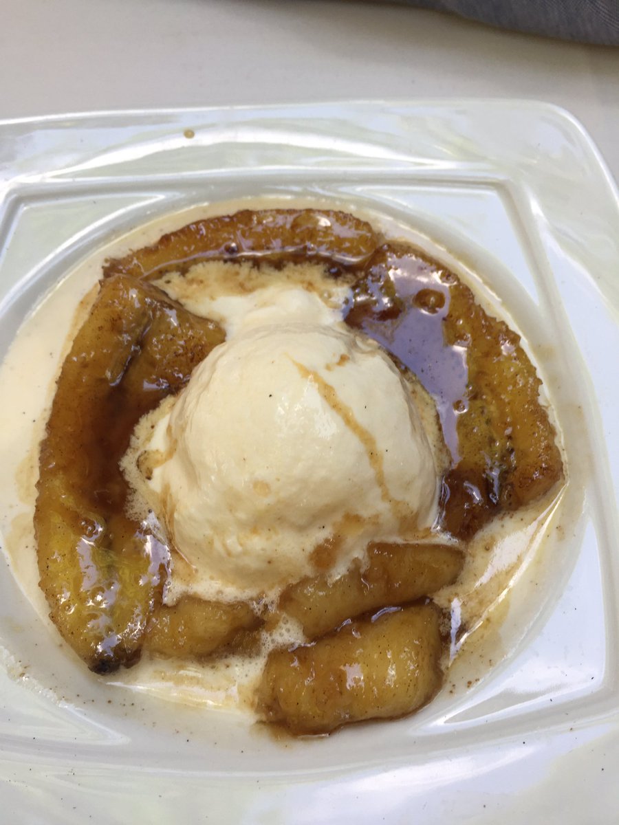 CarolinaSanchiz's tweet photo. And Desserts #brunchinhouston and #jazz amazing https://t.co/gi5FZ60Kqv
