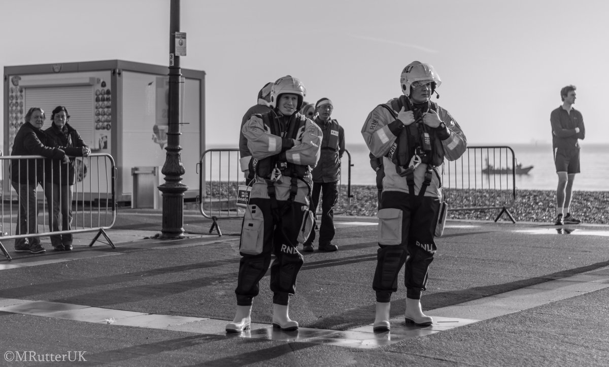 MRutterUK's tweet photo. Forgot about my #santarun2016 photos #santa #run #RNLI #southsea #portsmouth #seafront #fun #blackandwhite #blackandwhitephotography https://t.co/1eJufNWbfv