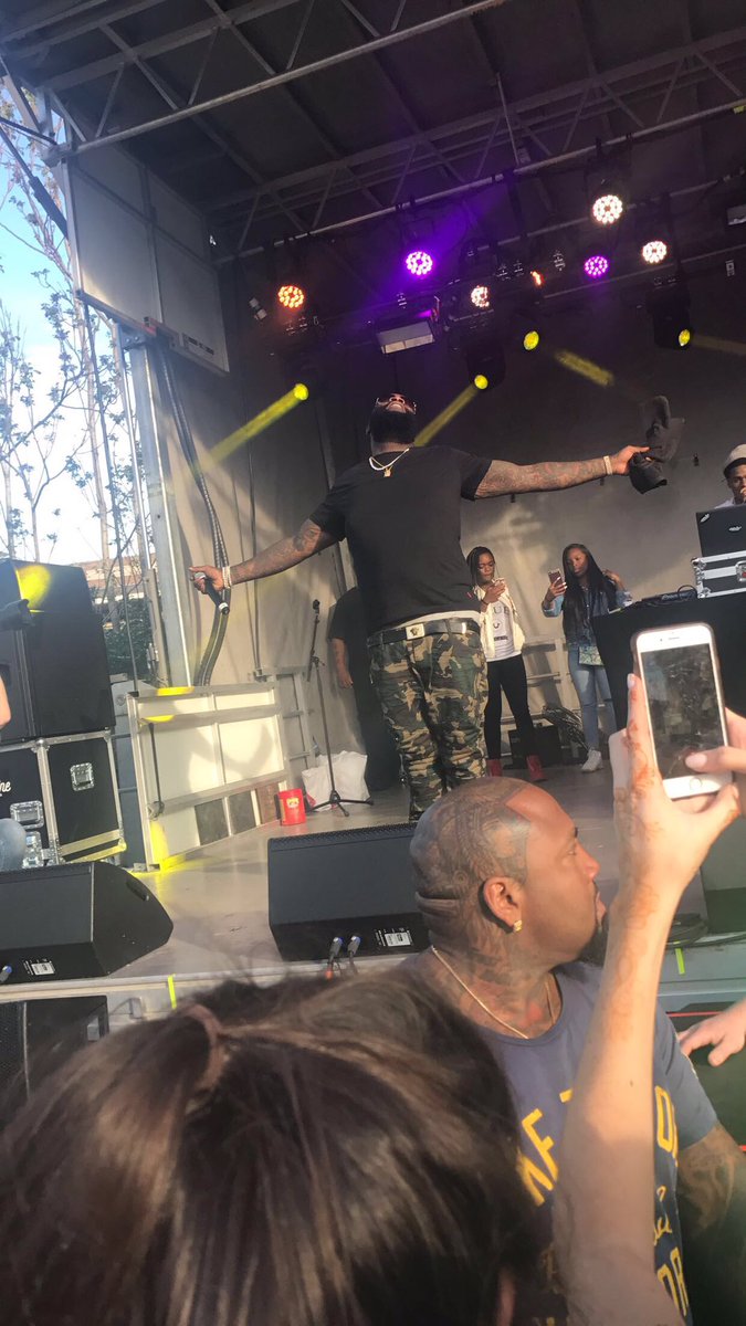 Klaustin15's tweet photo. The BO$$ ❤️ yesterday @ #RowWeek @RickRoss https://t.co/Byi6R7qL22
